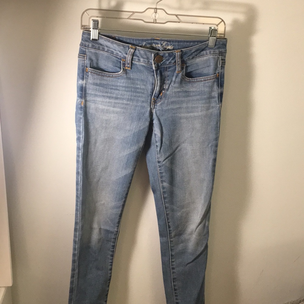 American eagle light wash super-stretch jeans